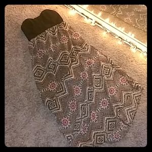 Long sleeveless dress